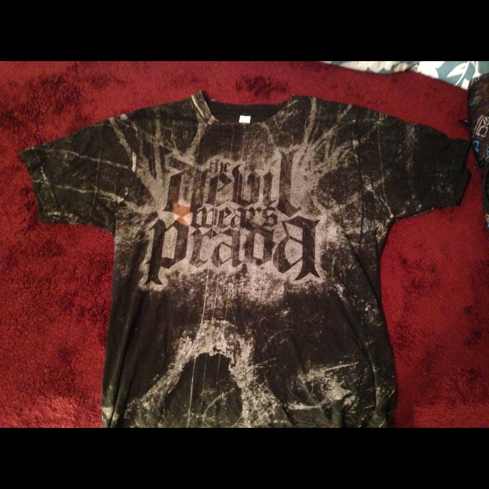 THE DEVIL WEARA PRADA BAND TEE